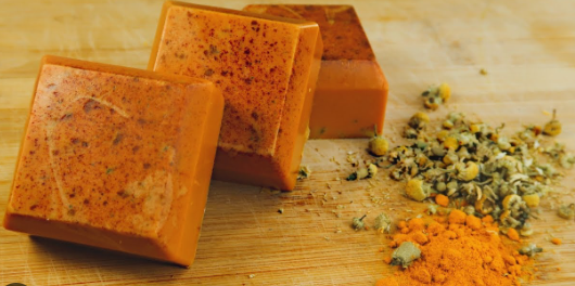 How to make turmeric soap at home